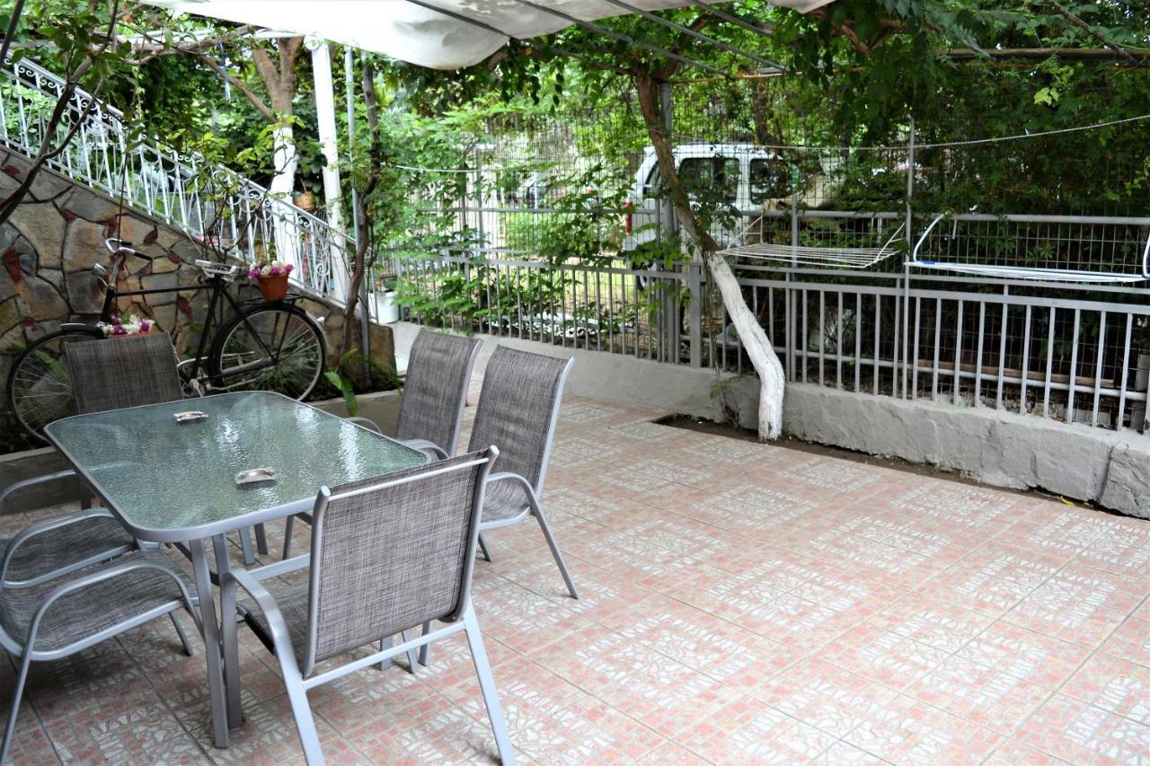 Evaggelou Apartment Potos